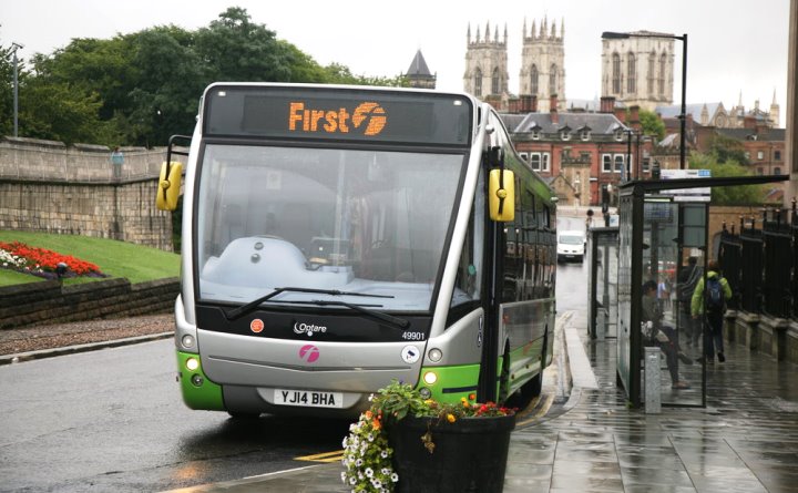 York zajišťuje posílení elektrického autobusu ve výši 8,4 milionu liber