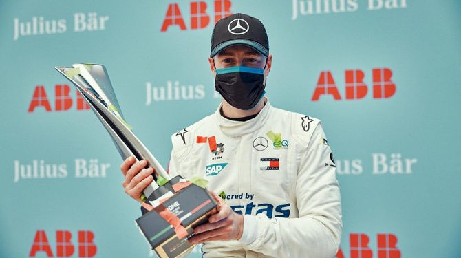Jezdec Mercedesu Vandoorne se stal mistrem světa Formule E